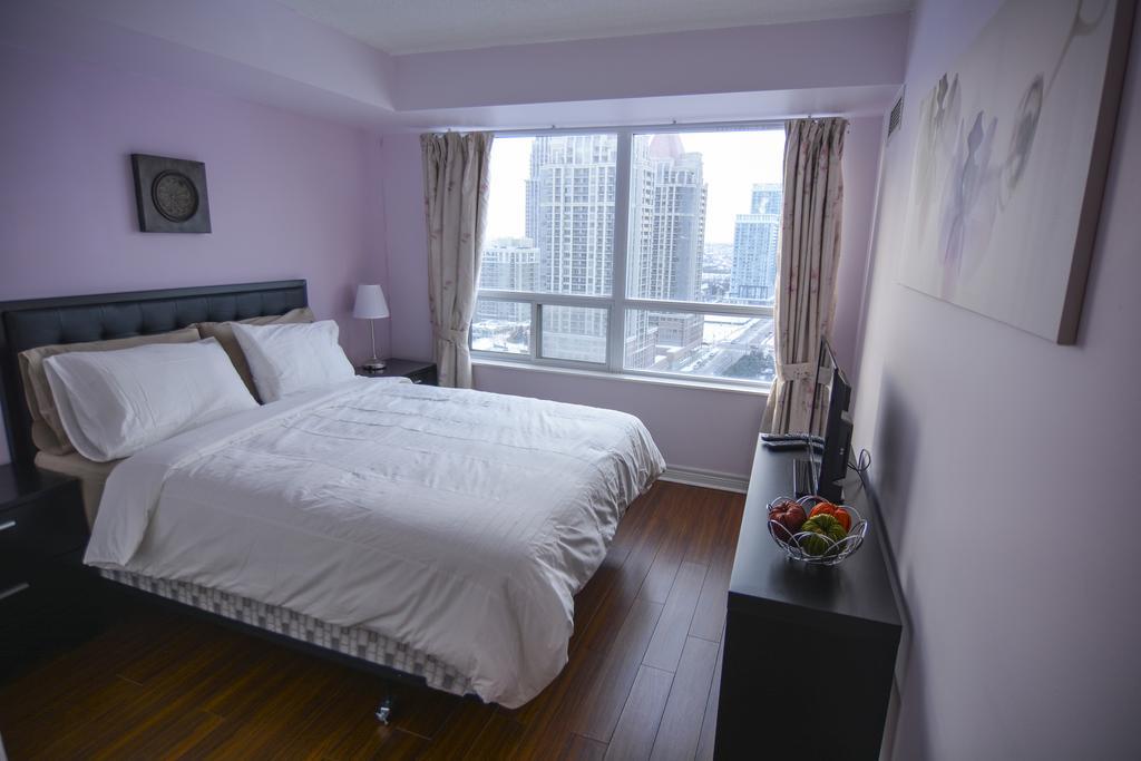 Maplewood Suites - Square One Mississauga Camera foto