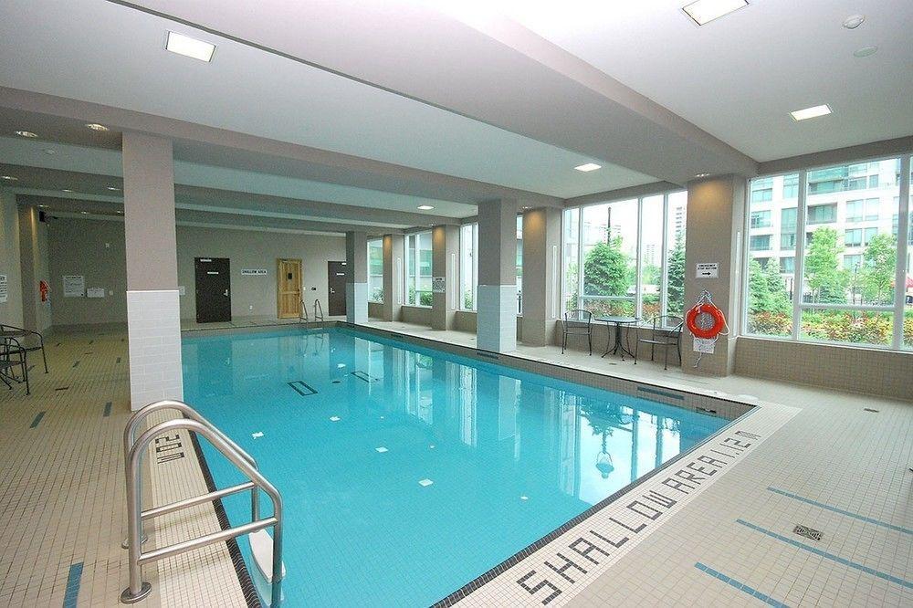Maplewood Suites - Square One Mississauga Esterno foto