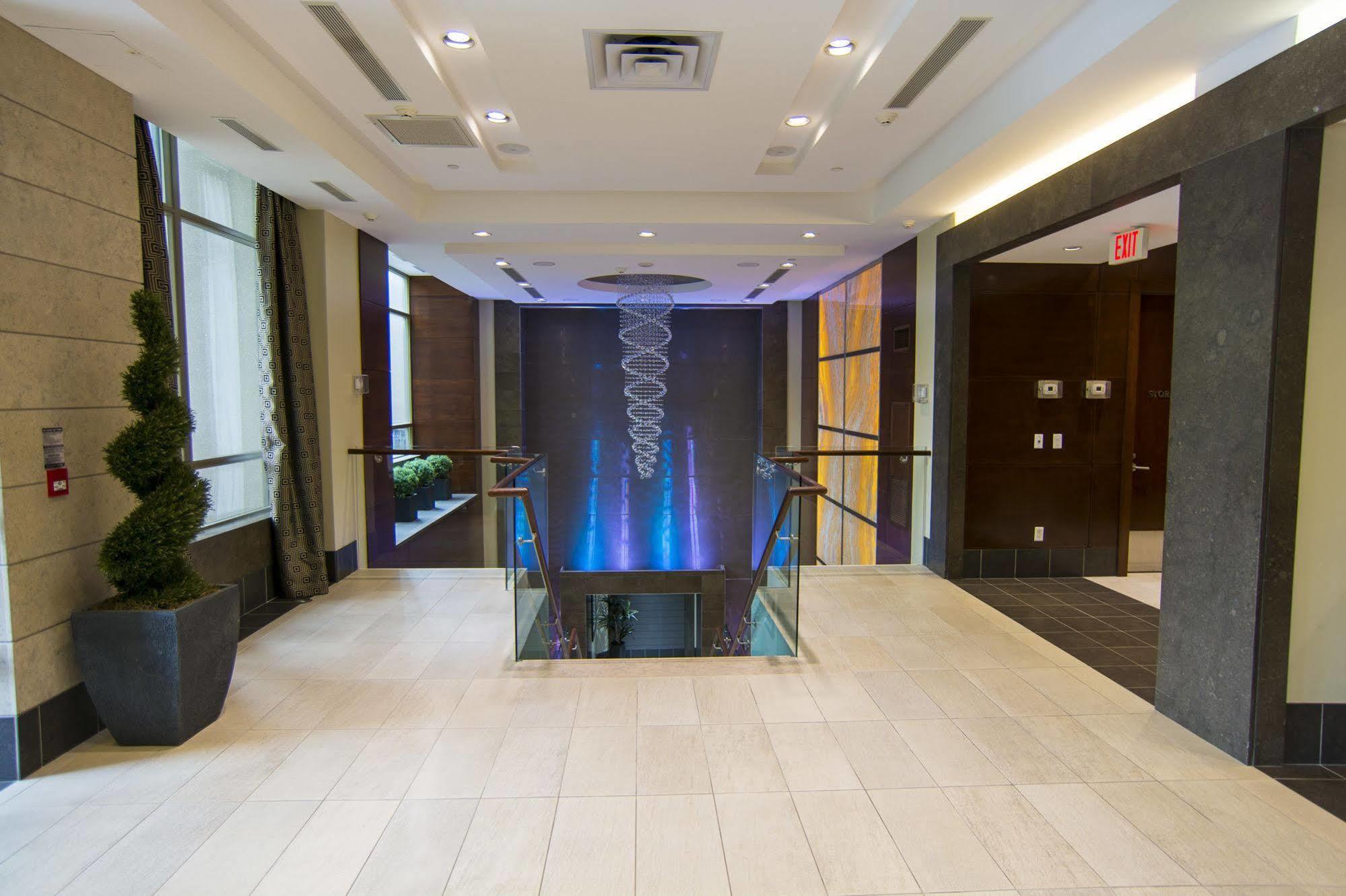 Maplewood Suites - Square One Mississauga Esterno foto