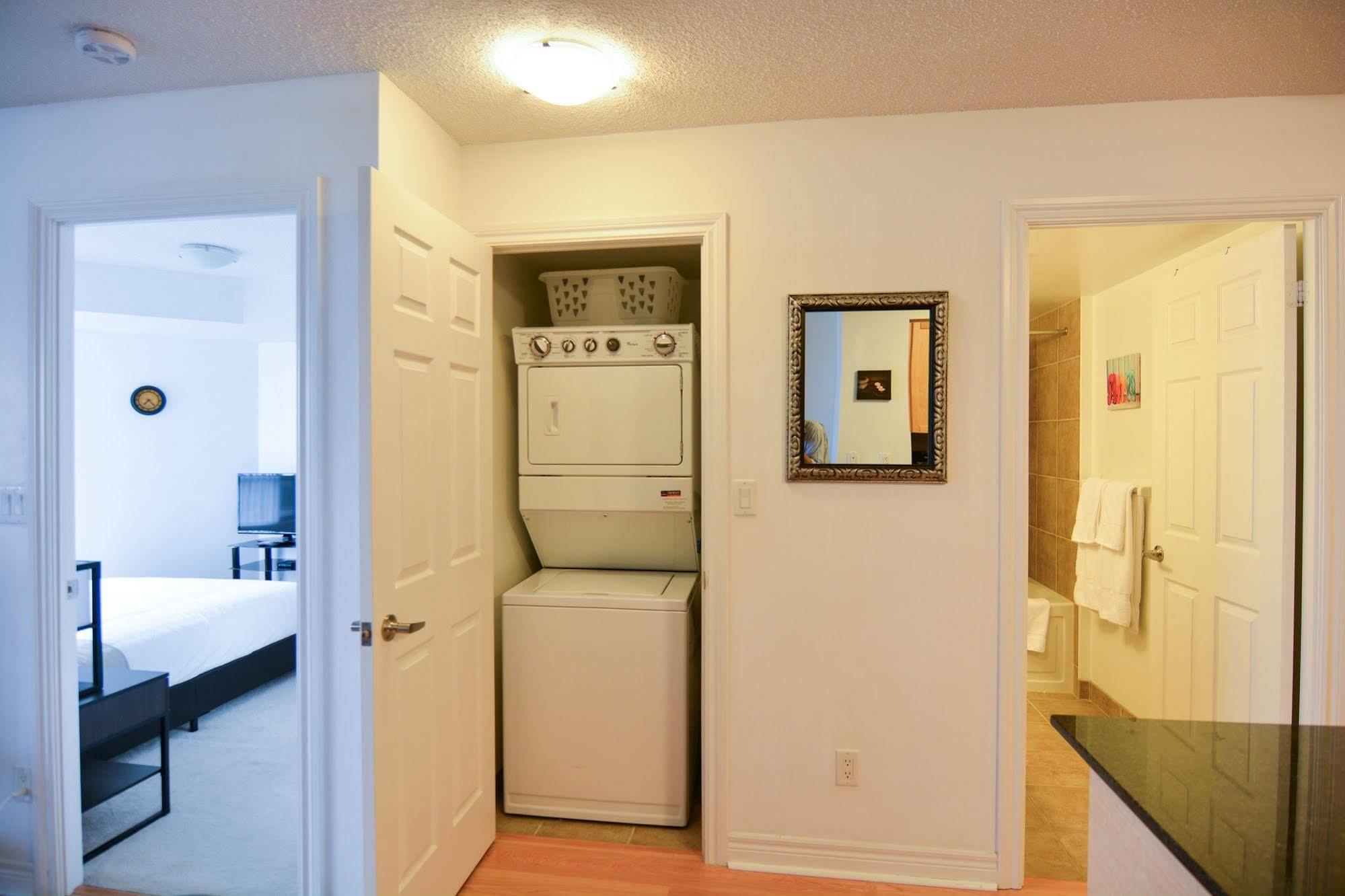 Maplewood Suites - Square One Mississauga Esterno foto