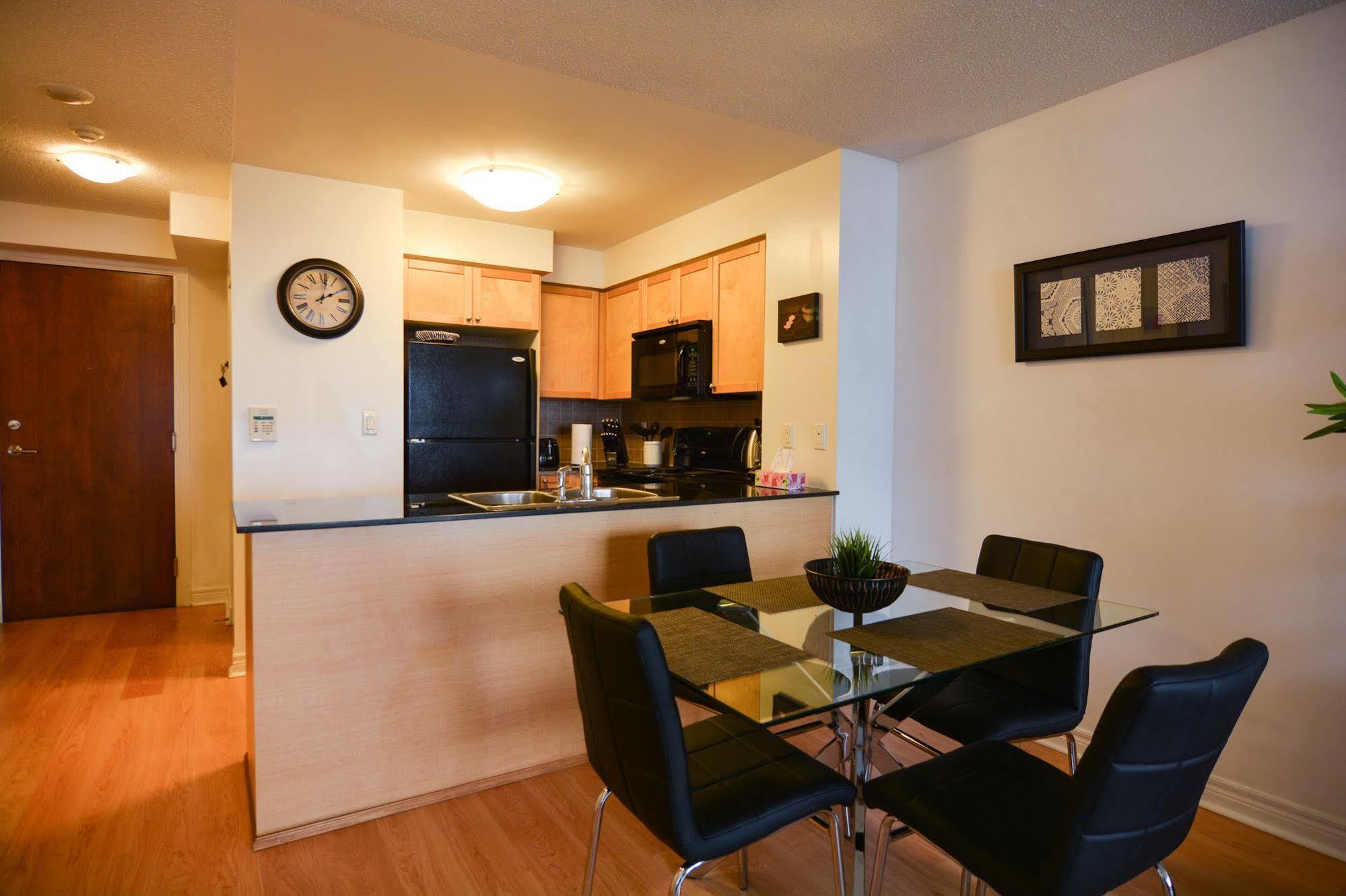 Maplewood Suites - Square One Mississauga Esterno foto