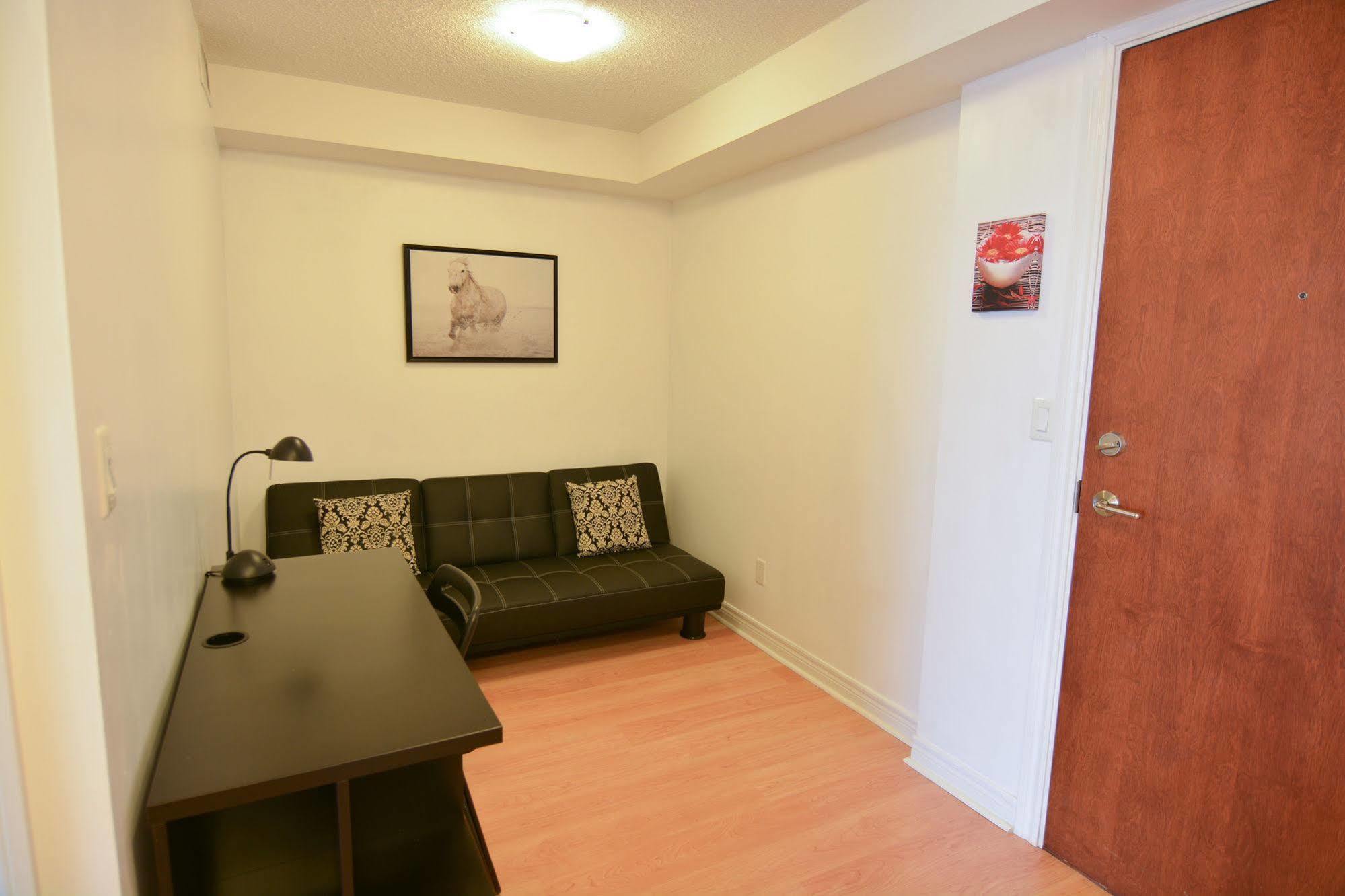 Maplewood Suites - Square One Mississauga Esterno foto